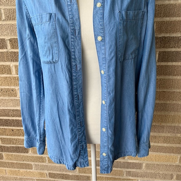 Athleta Chambray Blue Button Down Shirt Tencel Size Small - Picture 4 of 12